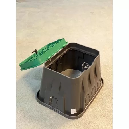 Szelepakna standard zárható tetővel